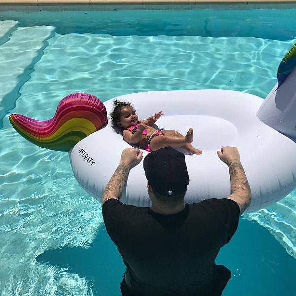 E! News: Pool Day from Dream Kardashian's Cutest Pics